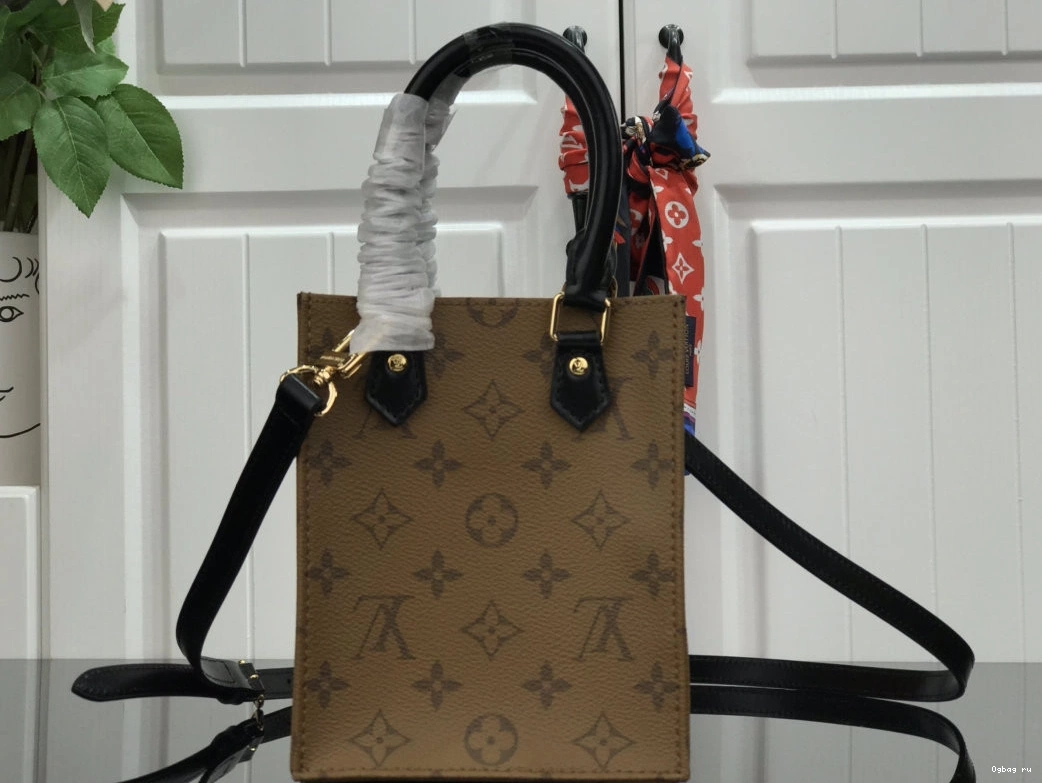 PETIT VUITTON PLAT LOUIS SAC 0819